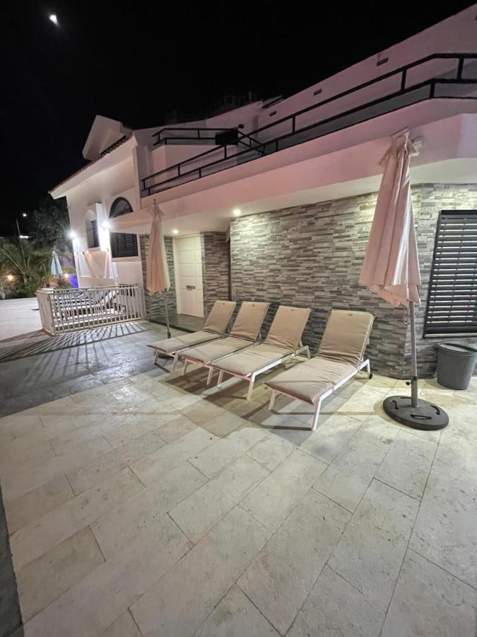 Villa White-Design Ейлат Екстериор снимка