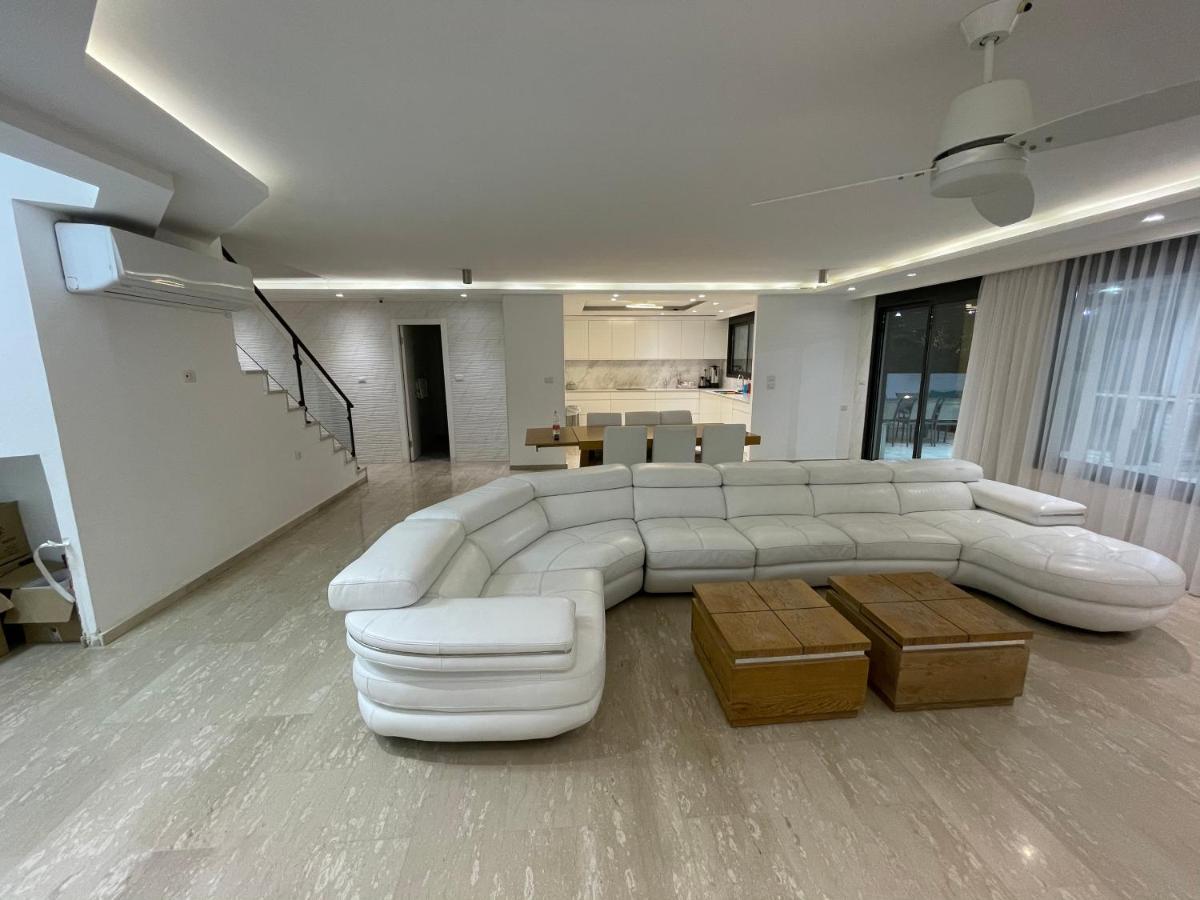 Villa White-Design Ейлат Екстериор снимка